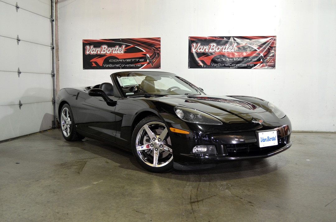 Used 2006 Chevrolet Corvette Base with VIN 1G1YY36U565108528 for sale in Macedon, NY