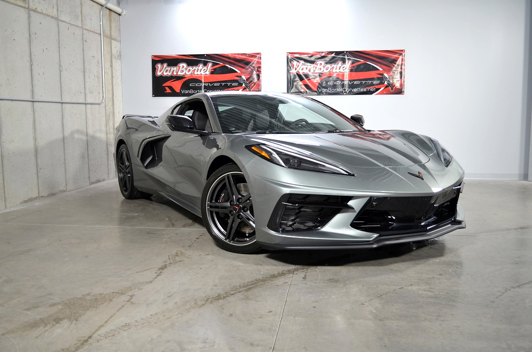 V11441 2024 Corvette Stingray Z51 Coupe Hypersonic Gray Metallic Van